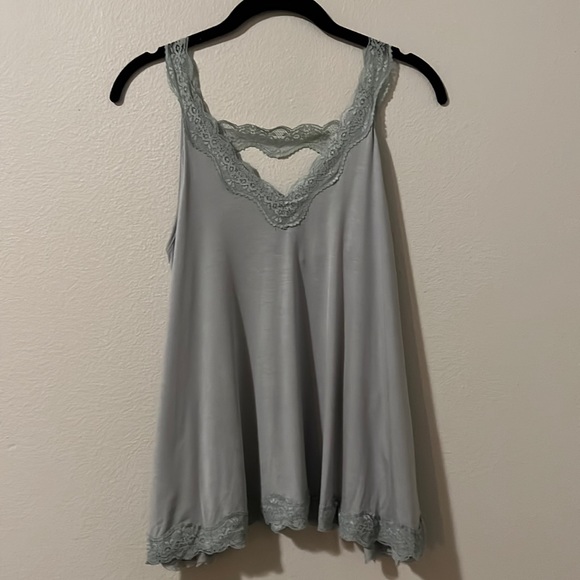 La Miel tank tops in green and light blue with lace straps and trim - Picture 2 of 15